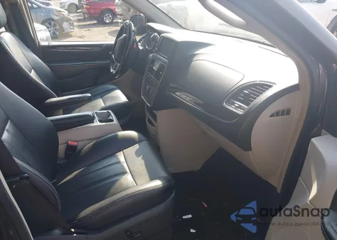 2016 Chrysler Town & Country Touring-L Anniversary Edition z USA, uszkodzony, nr VIN 2C4RC1CG1GR189321